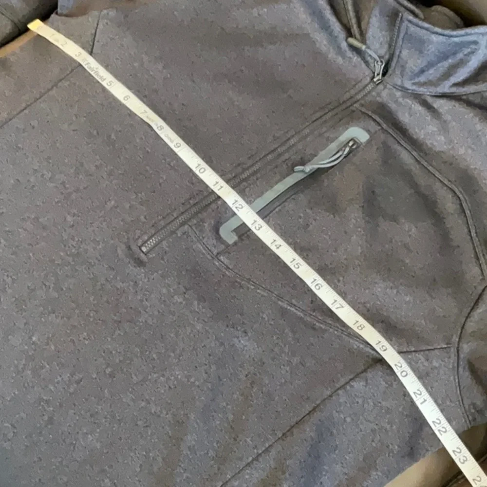 The North Face men’s quarter zip grey